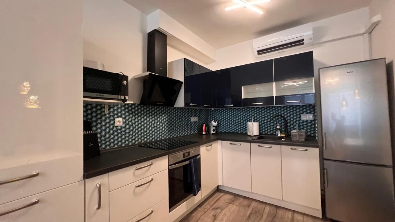 Appartement Air-conditioned, 2 With Balcony, New Building Raca